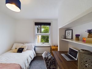 BED 2 - click for photo gallery